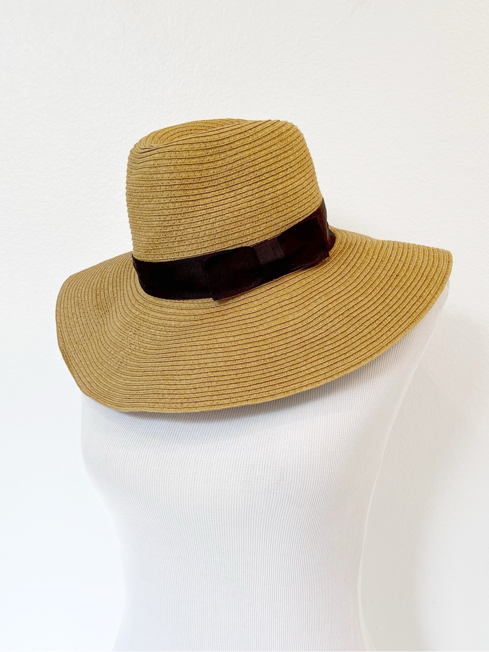 Paper Straw Wide Brim Sun Hat with Grosgrain Bow | Forever 21, NWOT